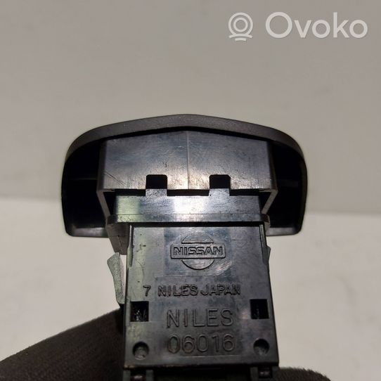 Nissan Primera Hazard light switch 06016