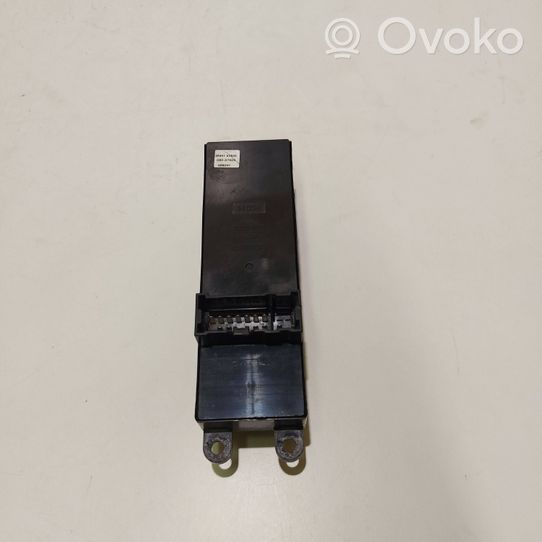 Nissan Primera Electric window control switch 25401AV640