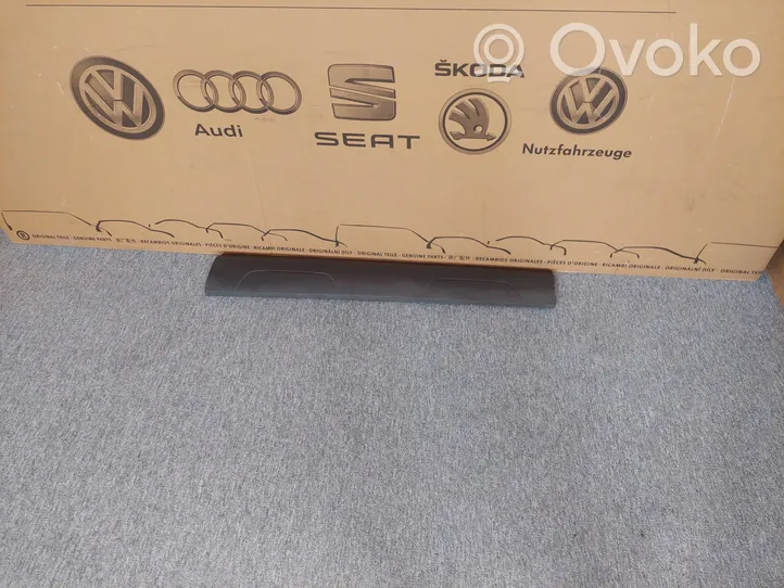 Audi Q3 8U Apdaila priekinių durų (moldingas) 8U0853960D