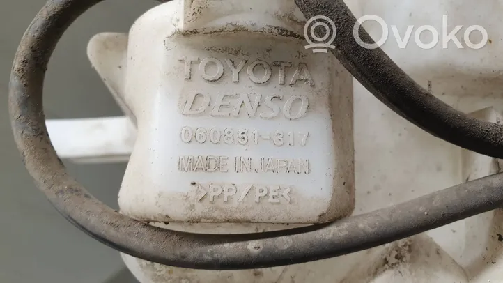 Toyota Prius+ (ZVW40) Réservoir de liquide lave-glace 060851317
