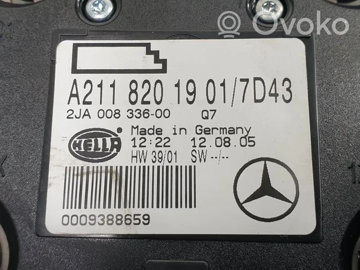 Mercedes-Benz E W211 Kattokonsolin valaisinyksikön koristelista A2118201901
