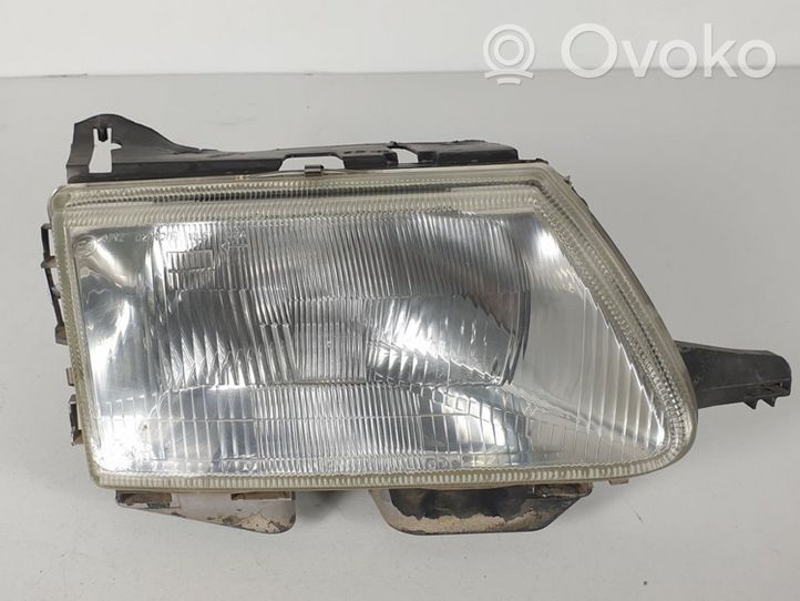 Citroen Saxo Lampa przednia 