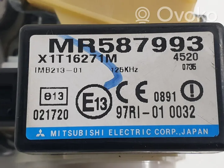 Mitsubishi Grandis Užvedimo kortelės skaitytuvas MR587993