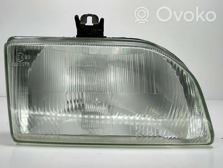 Ford Fiesta Lampa przednia C83TA