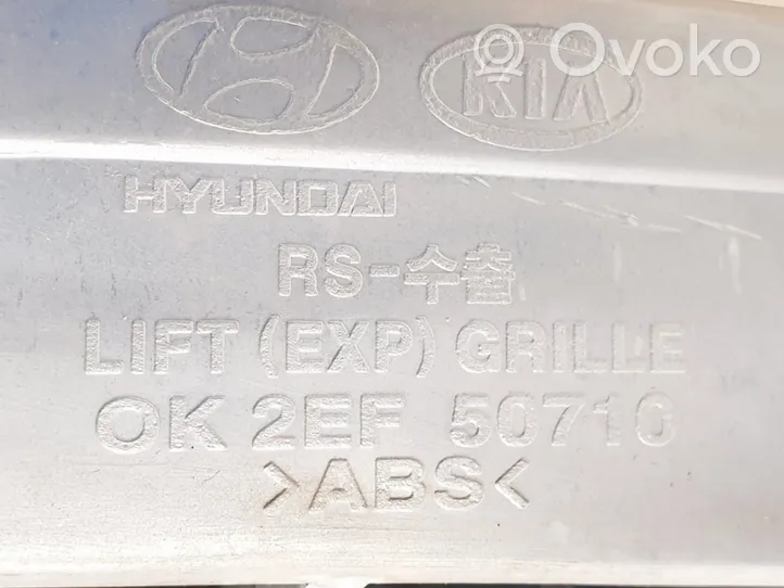 KIA Carens I Grille de calandre avant OK2EF50710