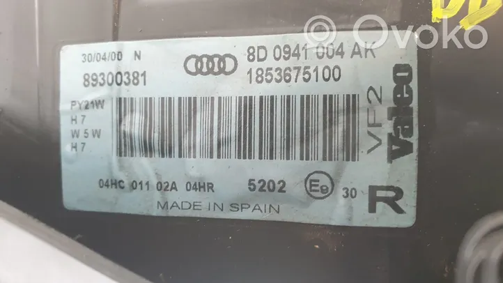 Audi A4 S4 B5 8D Lampa przednia 8D0941004AK