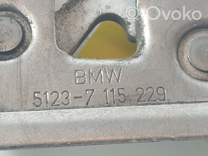 BMW 3 E92 E93 Kiinnityskoukku/-silmukka 51237115229