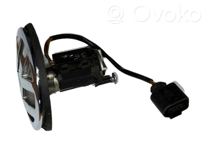 1J5827469 Volkswagen Golf IV Tailgate exterior lock, 15.00 € | RRR