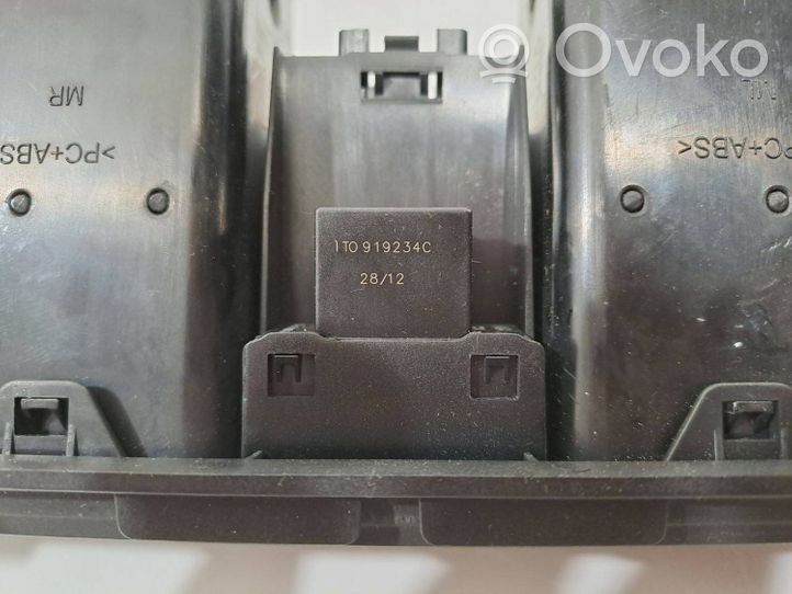 Volkswagen Touran II Griglia di ventilazione centrale cruscotto 1T1819728G