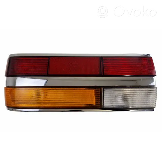 BMW 5 E28 Lampa tylna 53321R7