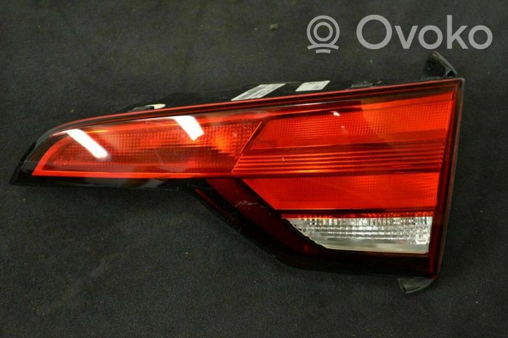 Audi A4 S4 B9 Lampy tylnej klapy bagażnika 8W9945076