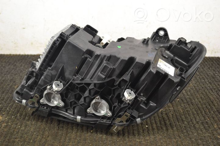 BMW X3 G01 Lampa przednia 8496819