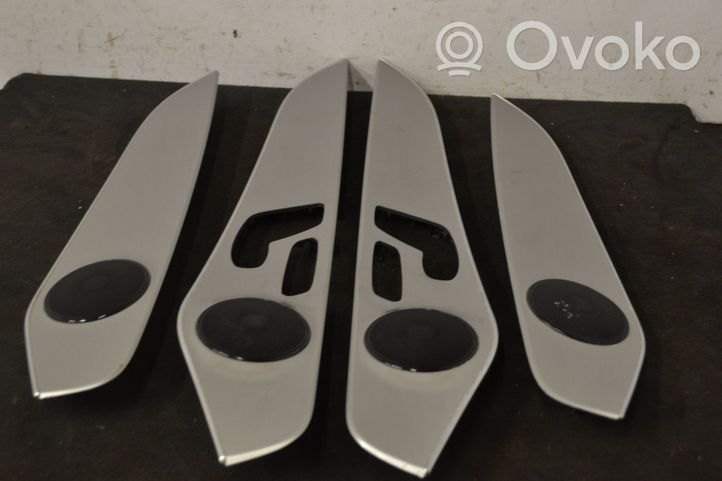 Mercedes-Benz GLC X253 C253 Set di rivestimento del pannello della portiera A2537301001