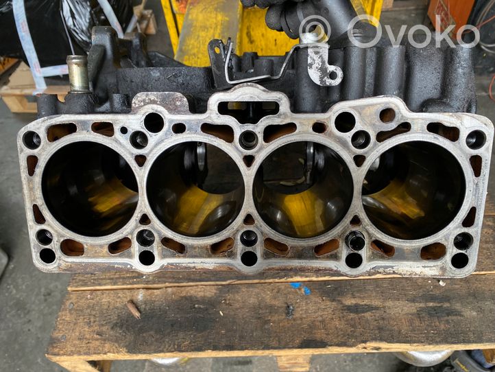 Volkswagen Touran I Engine block BKD