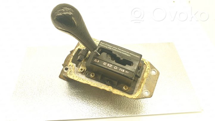 Audi 80 90 S2 B4 Gear selector/shifter (interior) 893713109