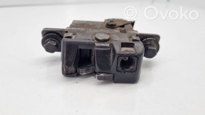 BMW 5 E34 Loading door lock 8351109