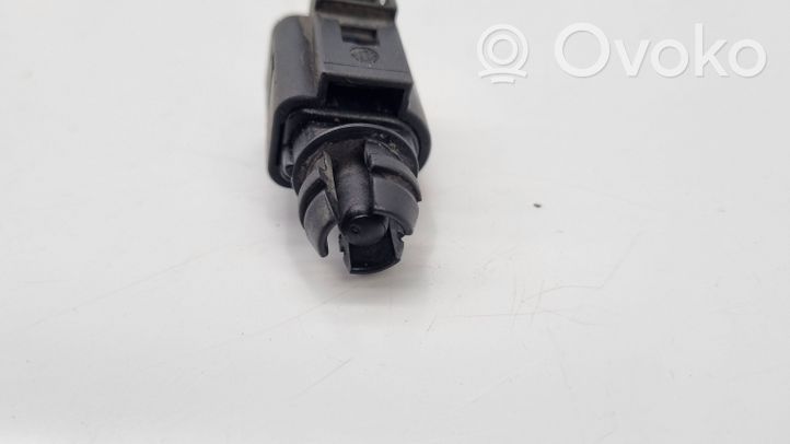 Audi A4 S4 B5 8D Sonde température extérieure 8Z0820335