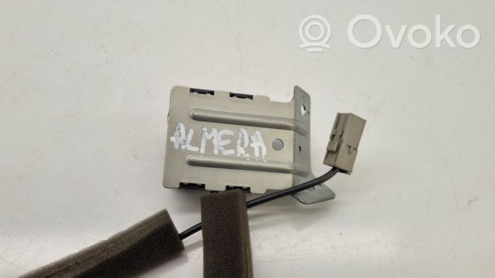 Nissan Almera N16 GPS-pystyantenni 259755M000