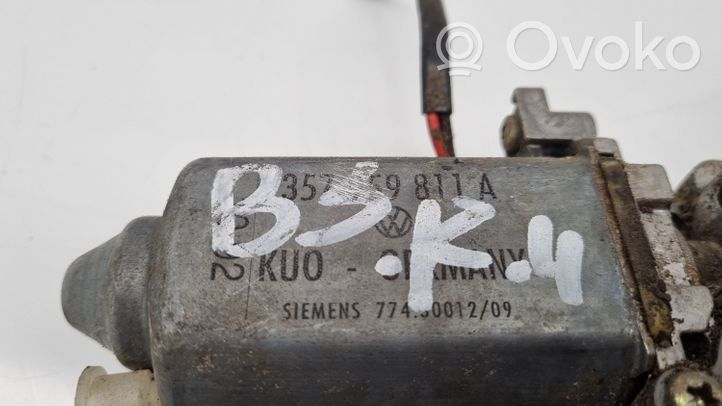 Volkswagen PASSAT B3 Elektryczny podnośnik szyby drzwi tylnych 357959811A