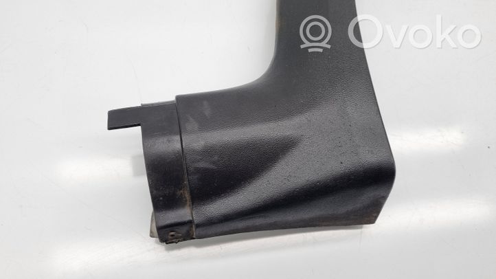 Volkswagen Jetta II Rivestimento passaruota posteriore 165853817A