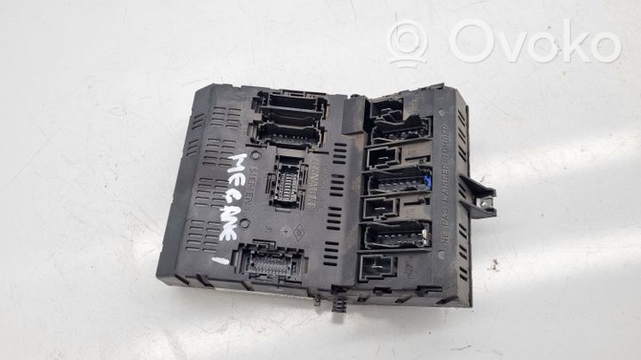 Renault Megane I Module de fusibles 7703297183G