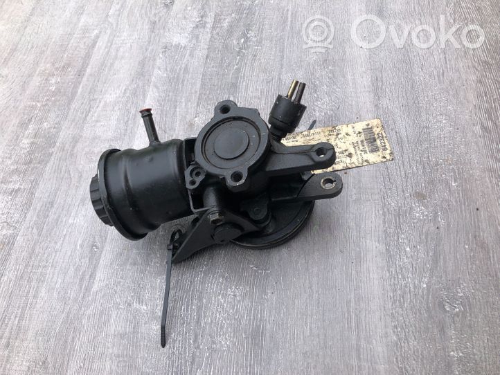 Toyota Carina T190 Power steering pump 