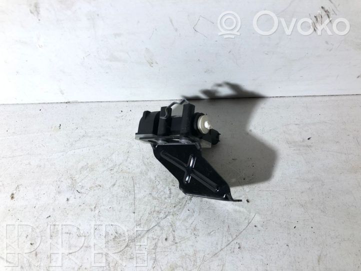 BMW 5 GT F07 Moteur de verrouillage trappe à essence 4062044216