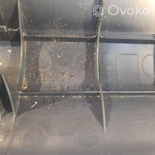 Toyota RAV 4 (XA40) Takaoven kynnyksen suojalista 6791842090