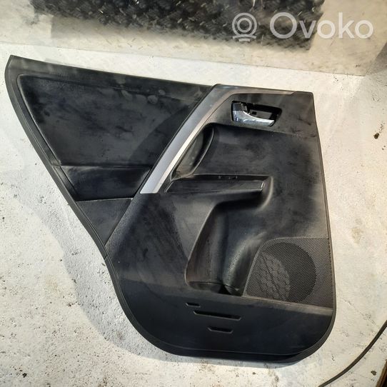 Toyota RAV 4 (XA40) Apmušimas galinių durų (obšifke) 67614X1B12