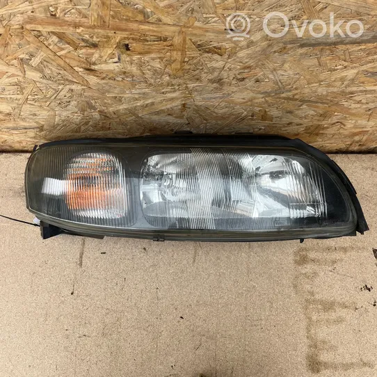 Volvo V70 Priekšējais lukturis 8693548