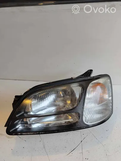 Subaru Outback Lampa przednia 10020653