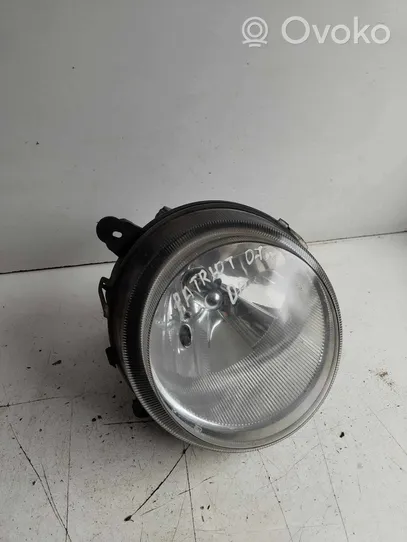 Jeep Patriot Lampa przednia 05303874AA