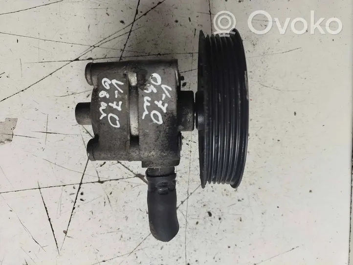 Volvo V70 Power steering pump 30741790