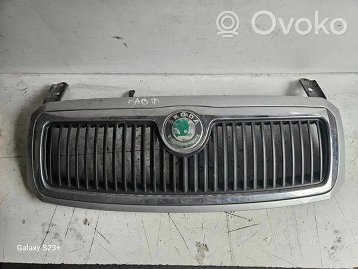 Skoda Fabia Mk1 (6Y) Maskownica / Grill / Atrapa górna chłodnicy 6Y0853668B