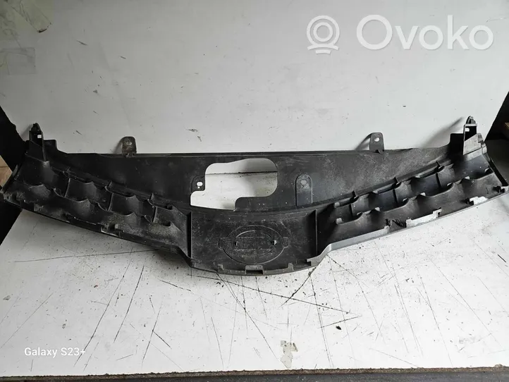 Nissan Note (E11) Grille de calandre avant 623109U000