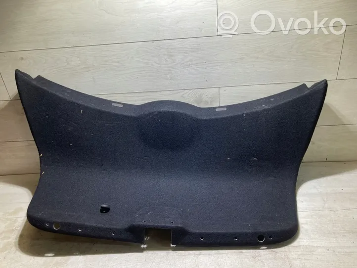 Skoda Octavia Mk3 (5E) Poszycie klapy tylnej bagażnika i inne elementy 5e5867975g