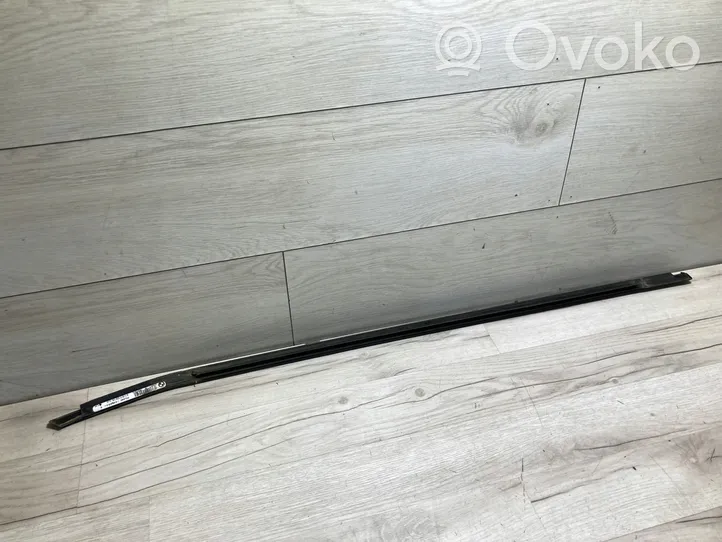 BMW X2 F39 Moulure de vitre de la porte avant 7420817