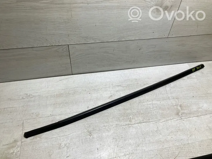 Renault Twingo III Front door trim (molding) 82015e25