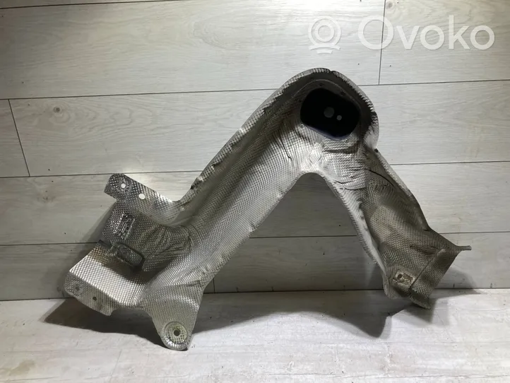 Renault Clio V Bouclier thermique d'échappement 747013641R