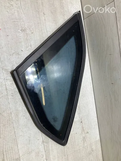 Skoda Rapid (NH) Fenêtre latérale avant / vitre triangulaire 5jj845997