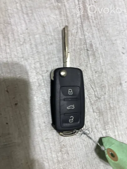 Volkswagen Beetle A5 Ignition key/card 5K0837202BH