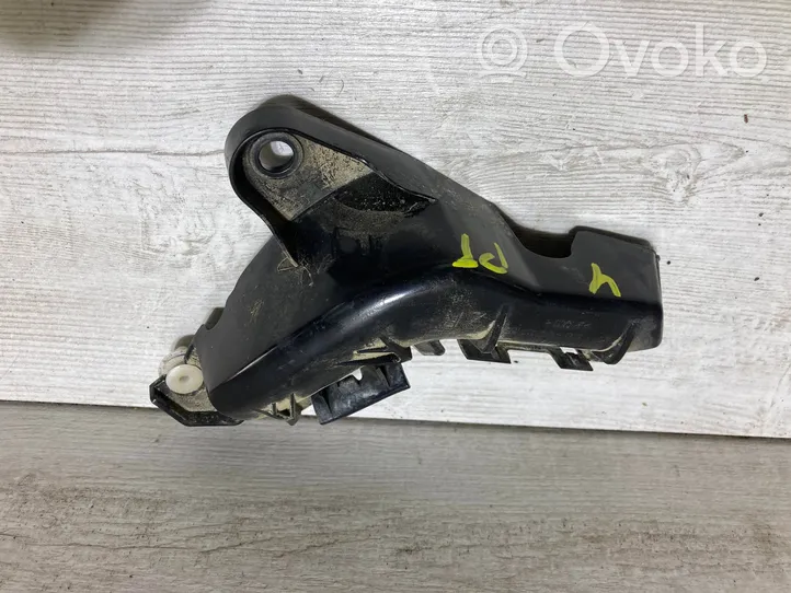 Toyota Yaris Support de pare-chocs arrière 52155-0D220