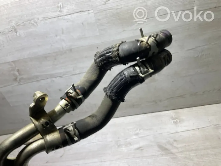 Toyota Yaris Tuyau de liquide de refroidissement moteur 