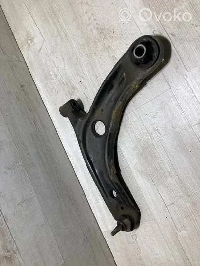 Toyota Yaris Braccio di controllo sospensione anteriore inferiore/braccio oscillante 