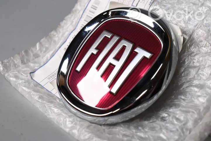 Fiat 500X Logo/stemma case automobilistiche 735643726