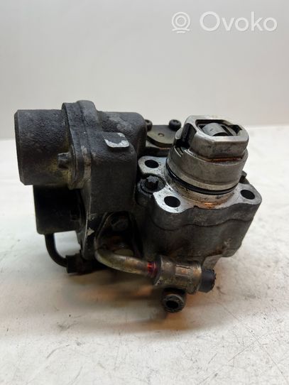 Volvo S40, V40 Pompe à vide MD351017