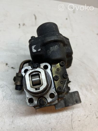 Volvo S40, V40 Pompe à vide MD351017