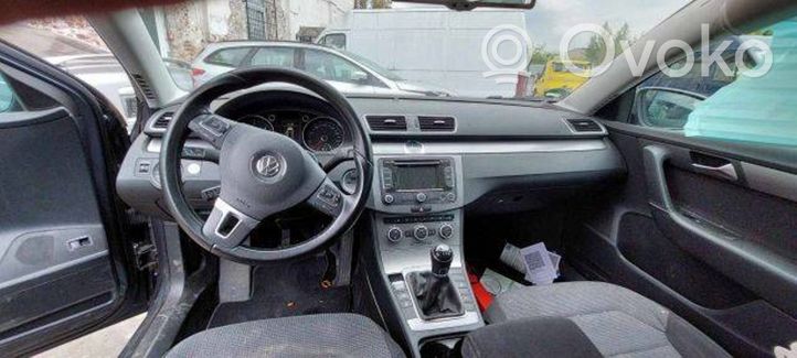 Volkswagen PASSAT B7 Stelaż / Belka deski rozdzielczej 