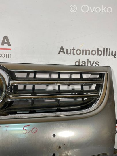 Volkswagen Touareg I Front grill 7L6853651