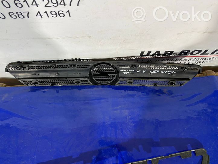 Opel Vectra C Front bumper upper radiator grill 13123491